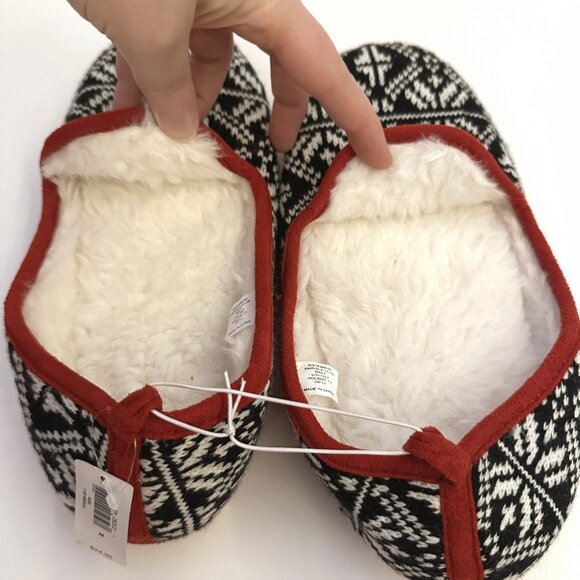 GAP (M) Soft Fair Isle Slippers Knit Faux-Fur Red Black Navy White Size 7 8 7.5 - Picture 9 of 11